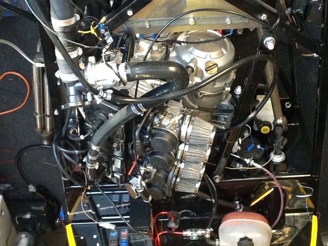  Air filter and engine bay