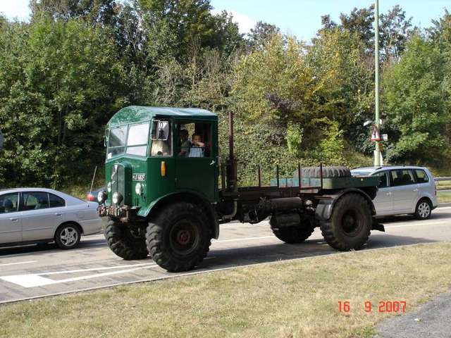 Old lorry - scammel?