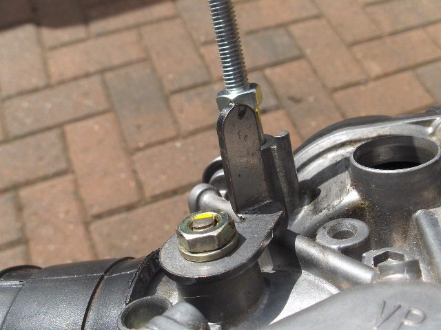 Shorttrack carb connector