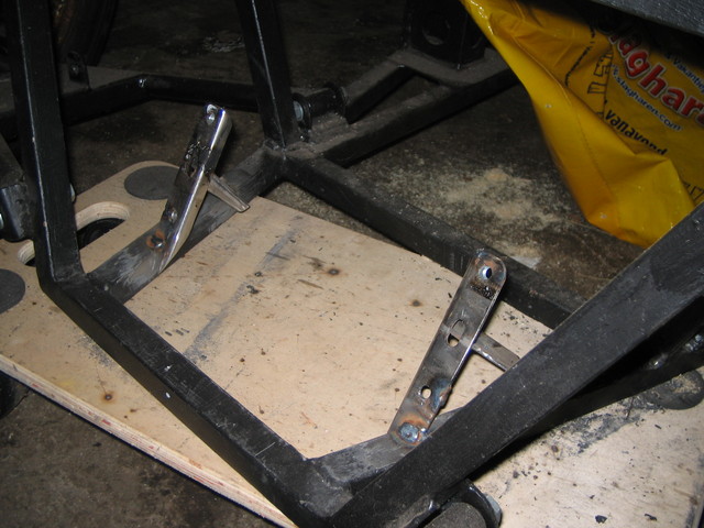 Steering rack mounts 2
