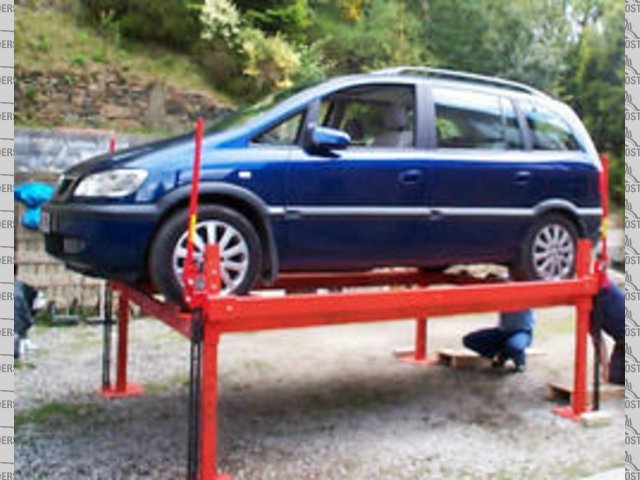 Rescued attachment joe-s-car-on-lifter-098.jpg