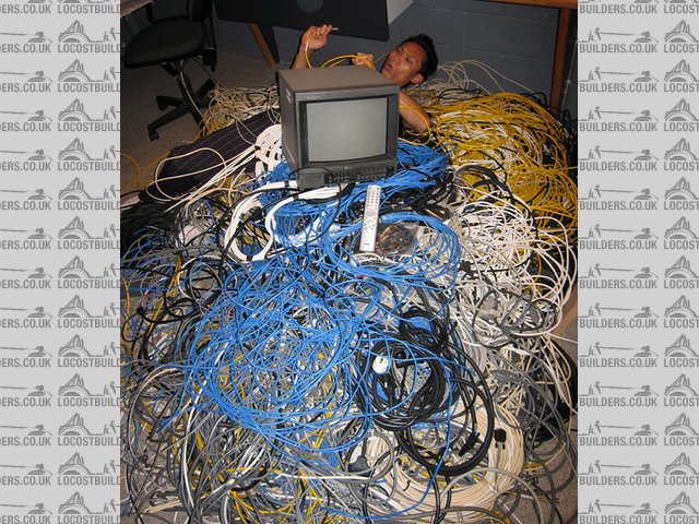 Rescued attachment news_cable_mess_03_full.jpg