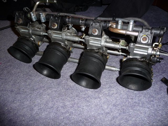 GSXR 750 throttle bodies