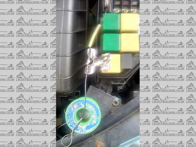 Clip for soldering wire splice